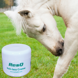 Natural remedy for redness and minor swelling from hives or itchy skin.