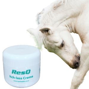 Horse insect creme that alleviates scratching and itchy skin.